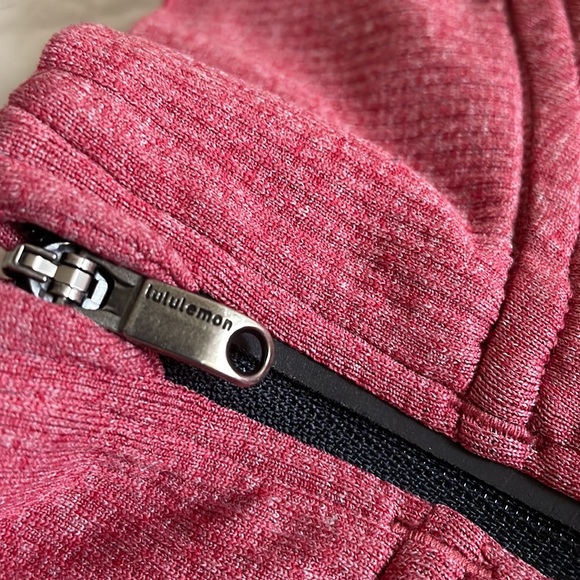 Lululemon Quater Zip - Picture 3 of 6